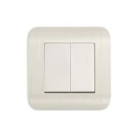 Выключатель LUXAR Deco с у 2-кл. белый с рифленой рамкой, 250В 10А (10.011.01)