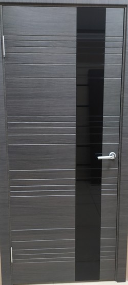 Дверное полотно ДФОР Х5 800 2000 ПВХ Венге серый гориз. стекло черное с гравировкой